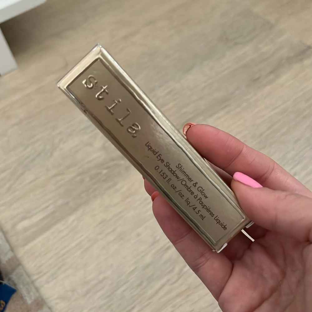 stila Shimmer & Glow Liquid Eye Shadow. Shade Starlight